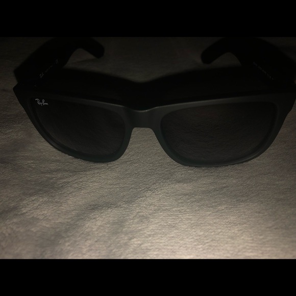 Authentic RayBan sunglasses - Picture 2 of 5